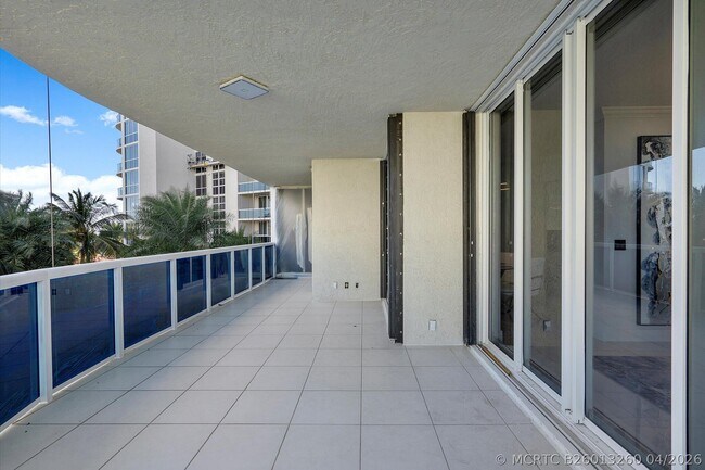 Building Photo - 3100 N Ocean Blvd