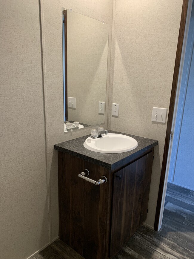 Building Photo - 325 Belew St