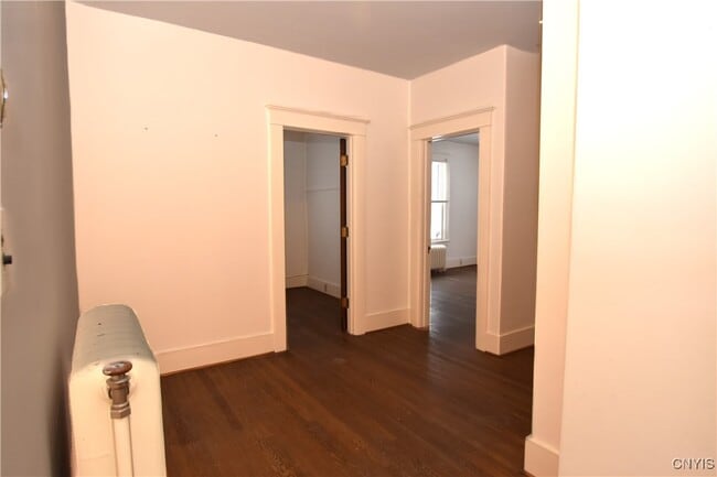 Building Photo - 2318 Genesee St