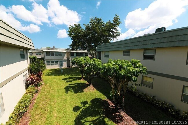 Building Photo - 286 Monaco Blvd