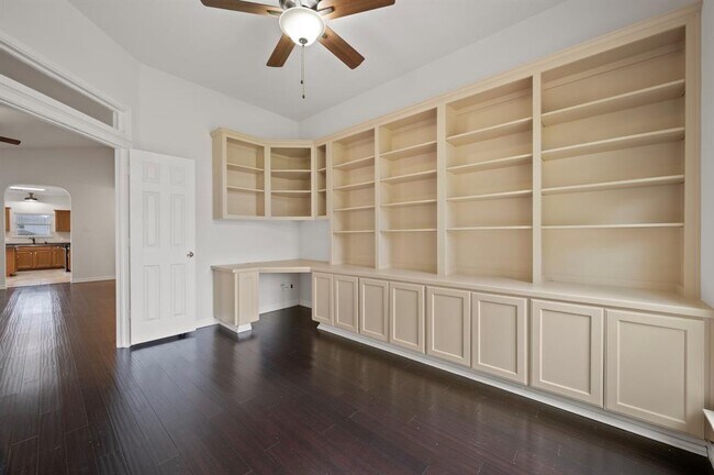 Building Photo - 3844 Willie Mays Ln