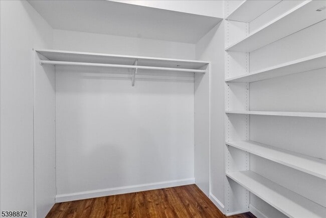 Building Photo - 56 Maple Ln