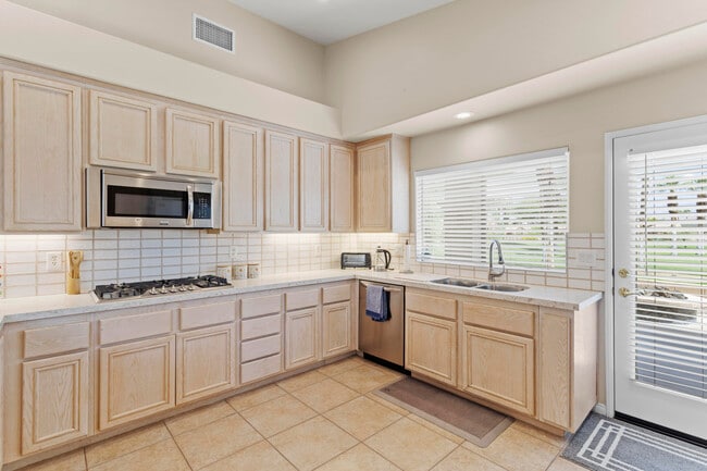 Building Photo - 80162 Pebble Beach Dr