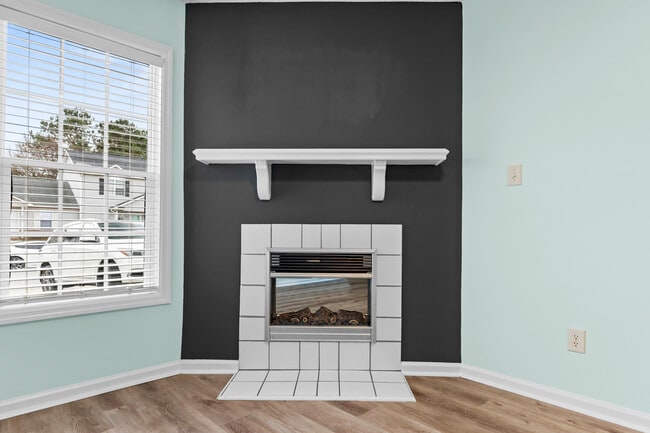 Building Photo - 1075 W Pueblo Dr