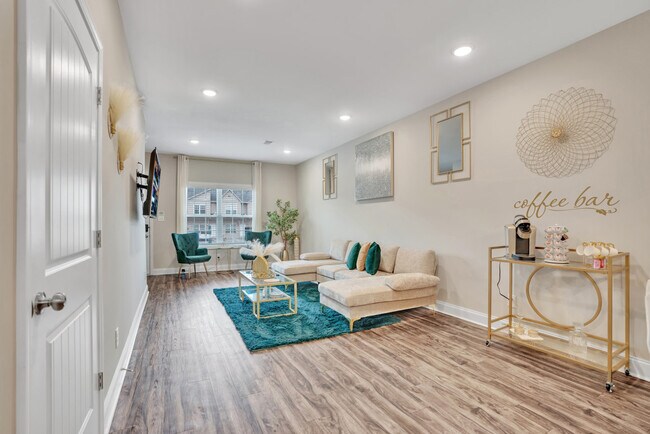 Building Photo - 541 New S Dr