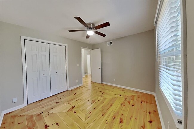 Building Photo - 3876 Brookshire Pl