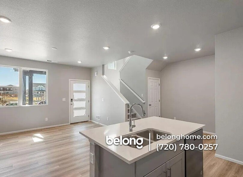 Building Photo - 6377 N Netherland Ct