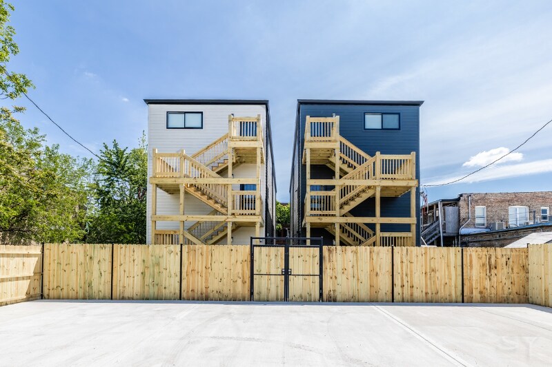 Building Photo - 6050 S Eberhart Ave