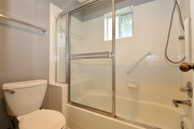 Building Photo - 1466 Mira Vista Cir