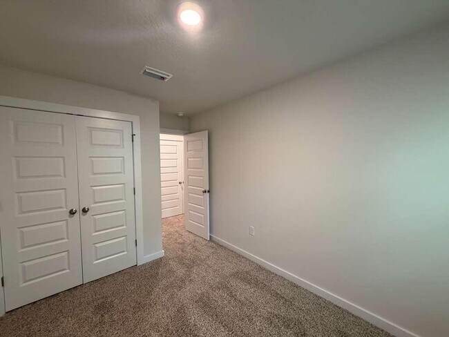 Building Photo - 47 S Main Deck Dr