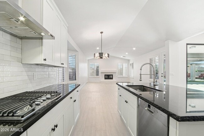 Building Photo - 6991 W Firebird Dr