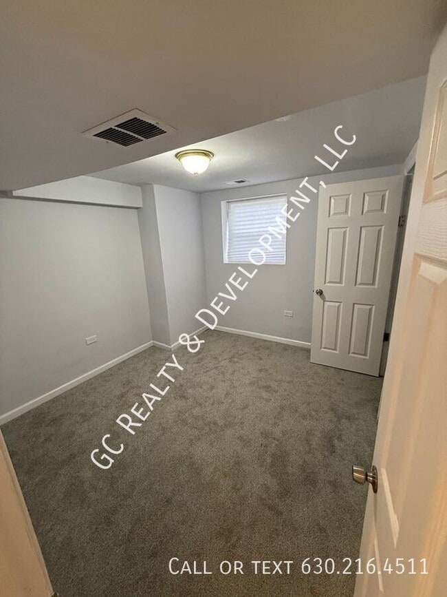 Building Photo - 1501 N Leamington Ave