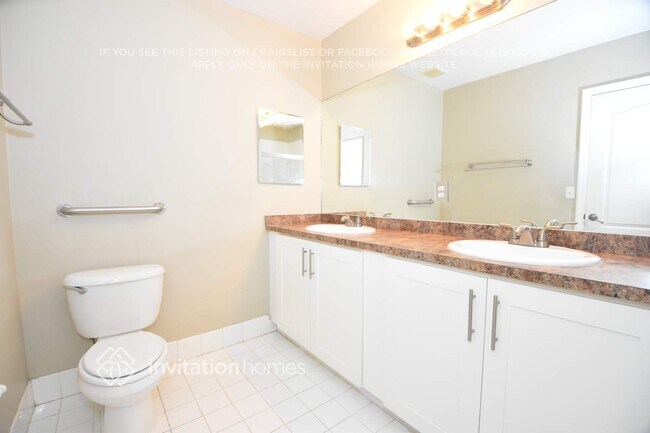 Building Photo - 14311 SW 154th Ct