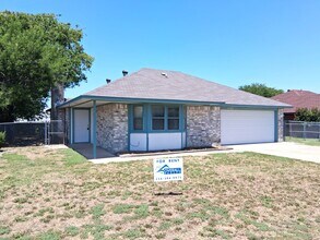 Building Photo - 3909 Shellrock Dr