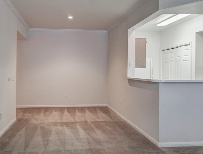 Building Photo - 402 Grand Pkwy