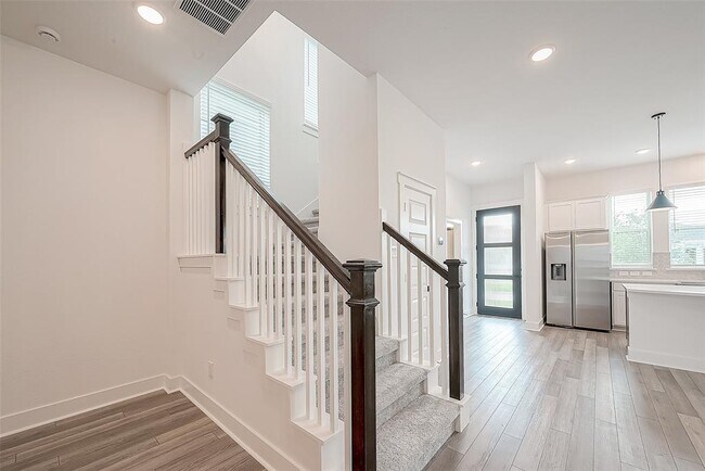 Building Photo - 15123 Parkland Canyon Dr