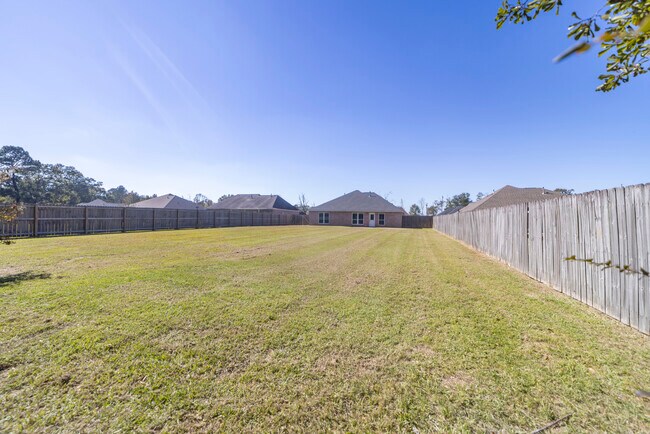 Building Photo - 35576 Melrose Ave