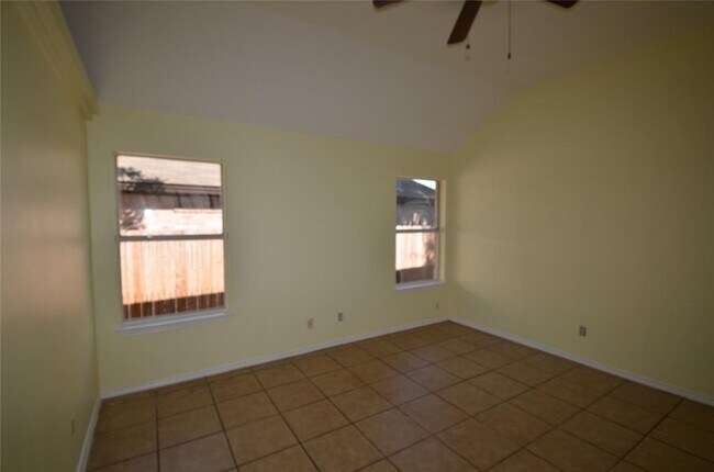 Building Photo - 4729 Castleman Dr