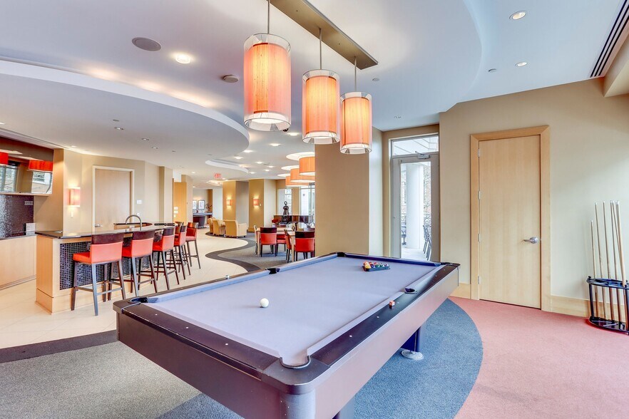 Club Room 2 - 155 POTOMAC Psge