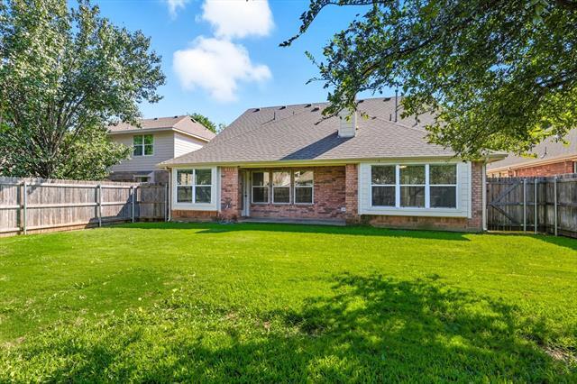 Building Photo - 5904 Meadowglen Dr
