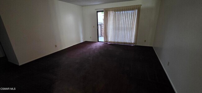 Building Photo - 194 Fashion Park Pl