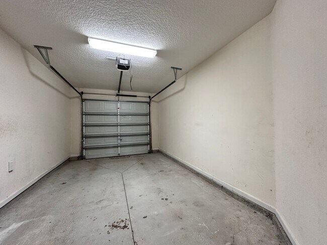 Building Photo - Oakleaf Plantation – Townhome – Briar Oaks