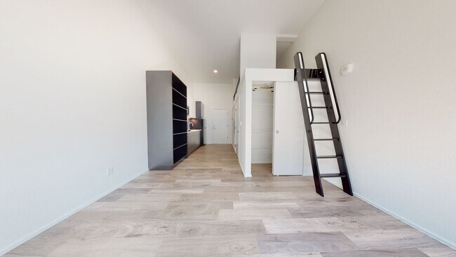 Interior Photo - Summit Flats