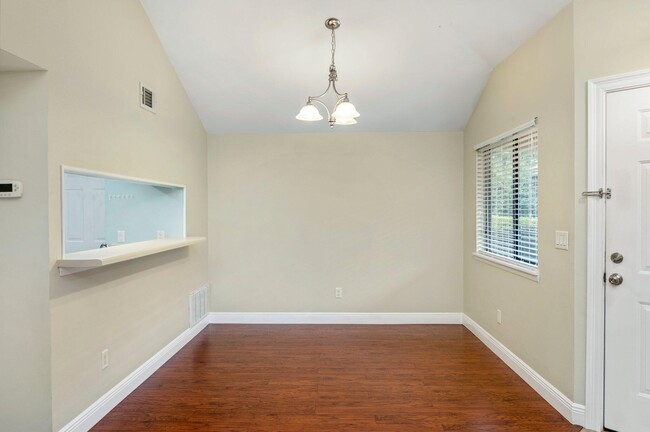 Building Photo - 2901 Alpine Pl