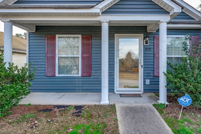 Building Photo - Available Now: Updated 3 Bedroom with Garage!