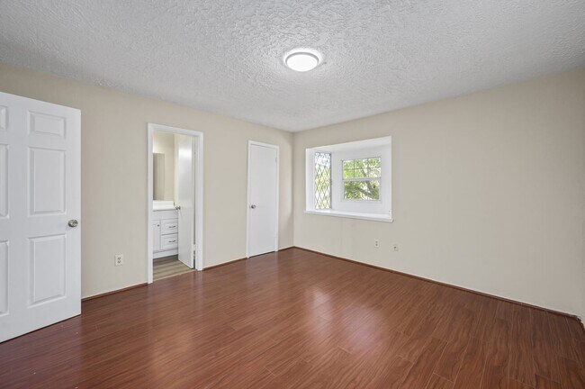 Building Photo - 7236 Crownwest St