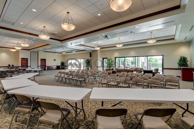 Building Photo - 2035 W Gold Dust Ave