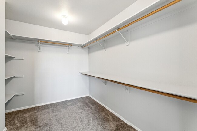 Building Photo - 7557 Arlington Dr