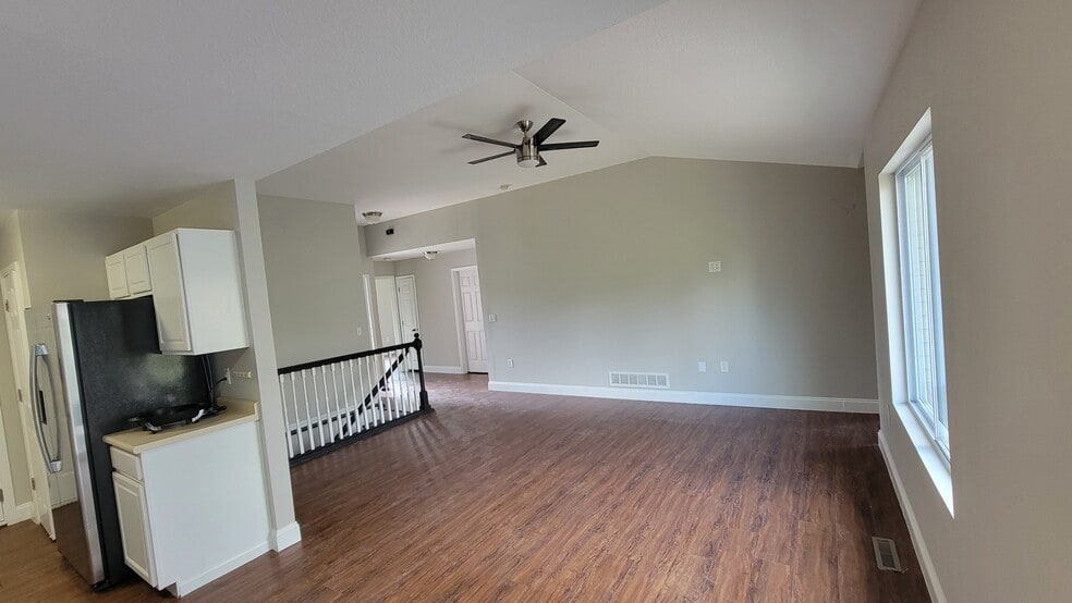 Building Photo - 1708 Apple Ln