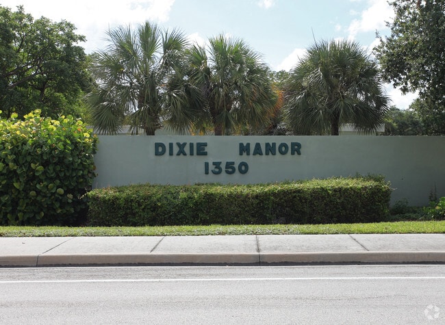 Building Photo - Dixie Manor
