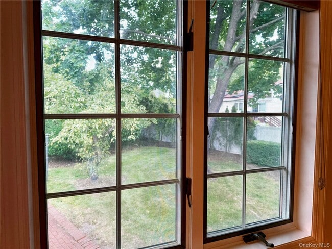 Building Photo - 30 Dogwood Rd