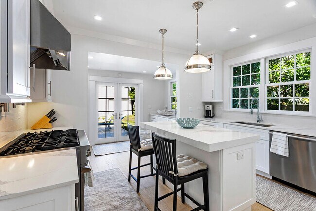 Building Photo - 141 Australian Ave