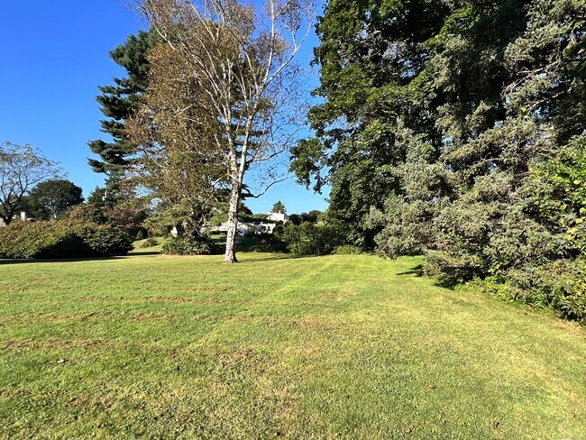 Building Photo - 7 Chesebro Ln