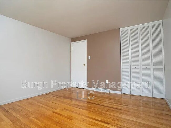 Building Photo - 1248 Satellite Cir