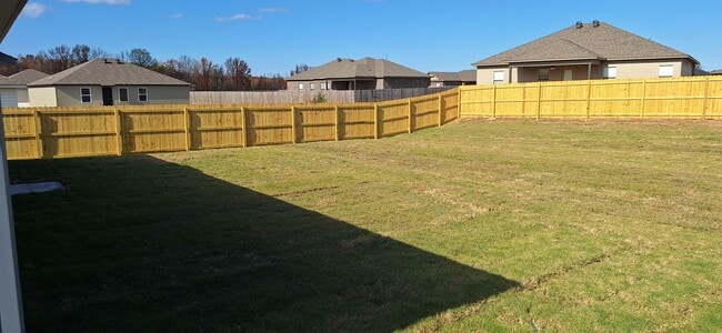 Building Photo - 38 10 Point Ln