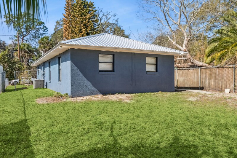 Building Photo - 431 Sheldon St