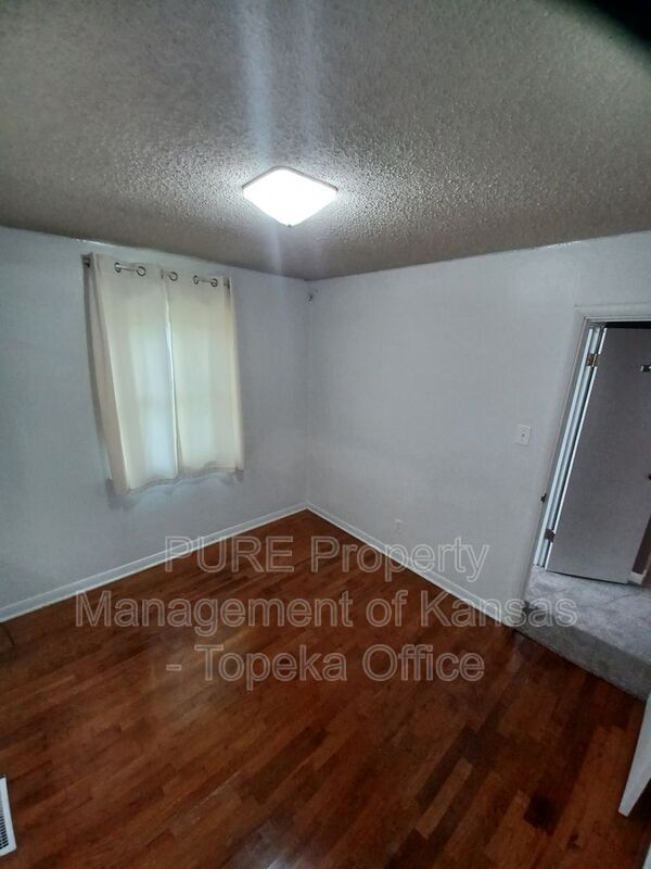 Building Photo - 4227 SW Drury Ln