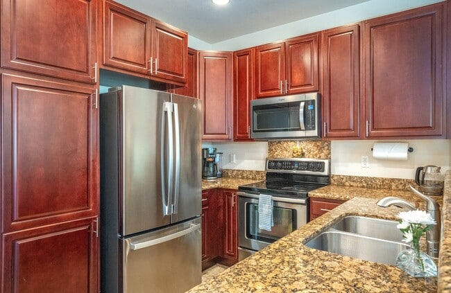 Building Photo - Beautiful Fully Furnished, 3 Bed/2 Bath Kai Ani Village Townhome