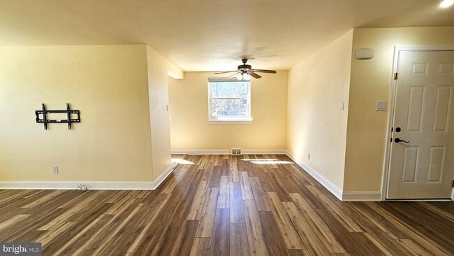 Building Photo - 2806 Ryerson Pl