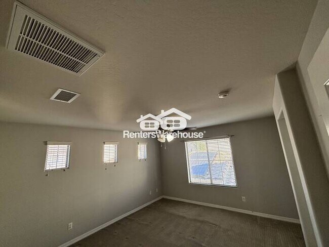 Building Photo - North Phoenix Oasis in a 3-BD Single Family House!