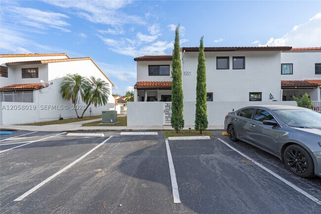 Building Photo - 6201 SW 138th Ct