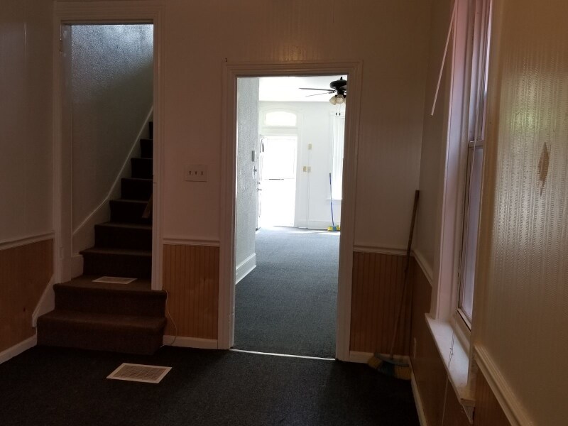 Building Photo - 256 S 13th St