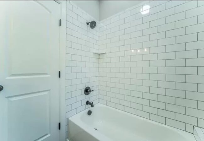 Building Photo - 710 N Rusk St