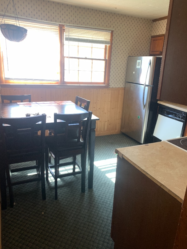 Building Photo - 102 Oakwood St