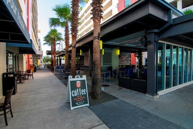 Building Photo - 1120 E Kennedy Blvd