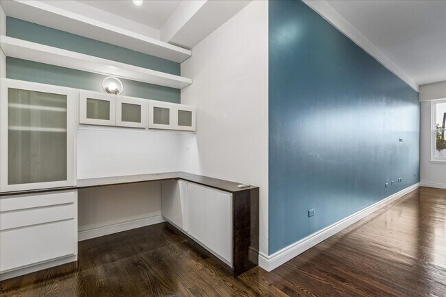 Building Photo - 1225 W Morse Ave